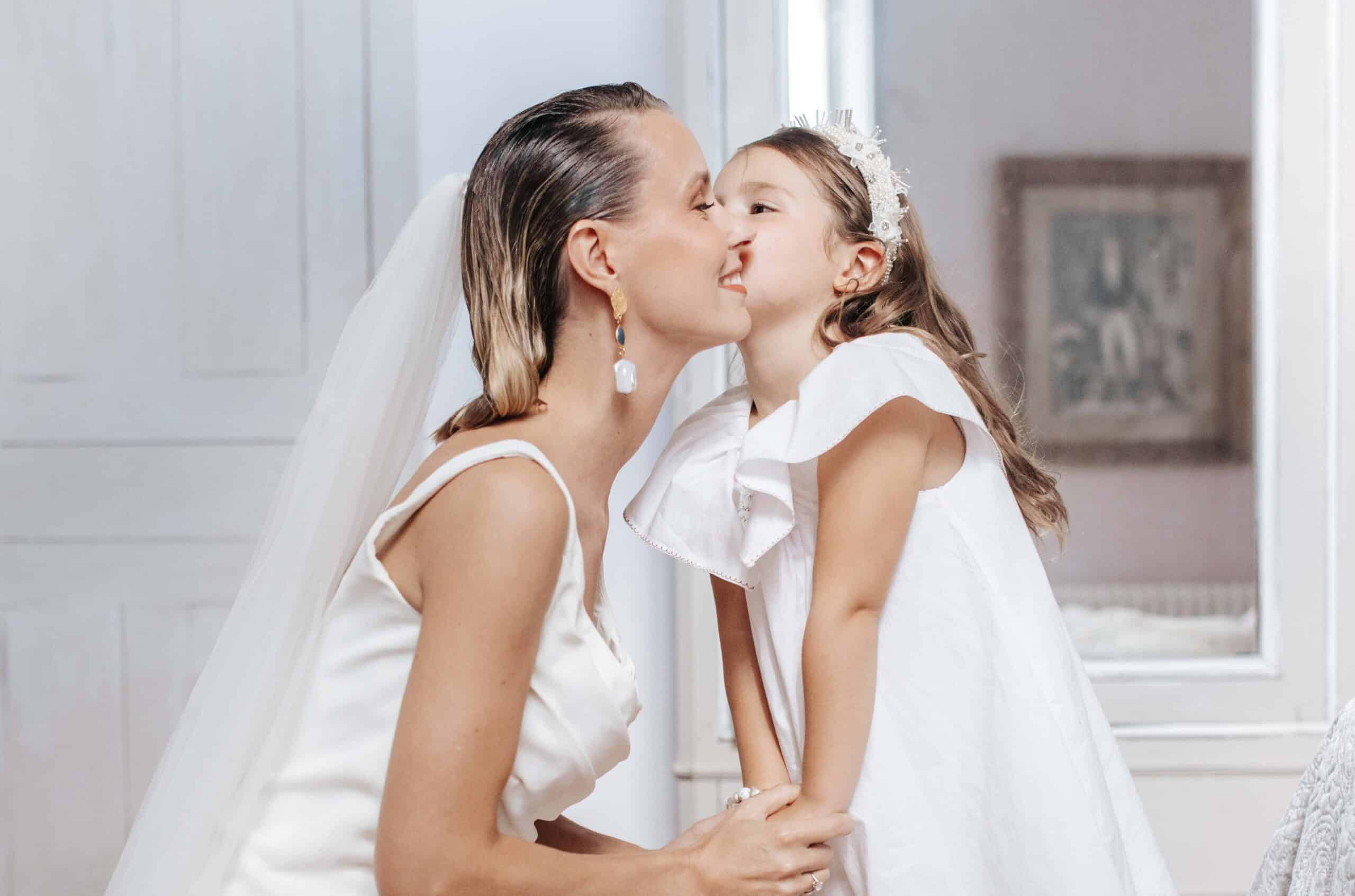 Mariage mère et fille blonde