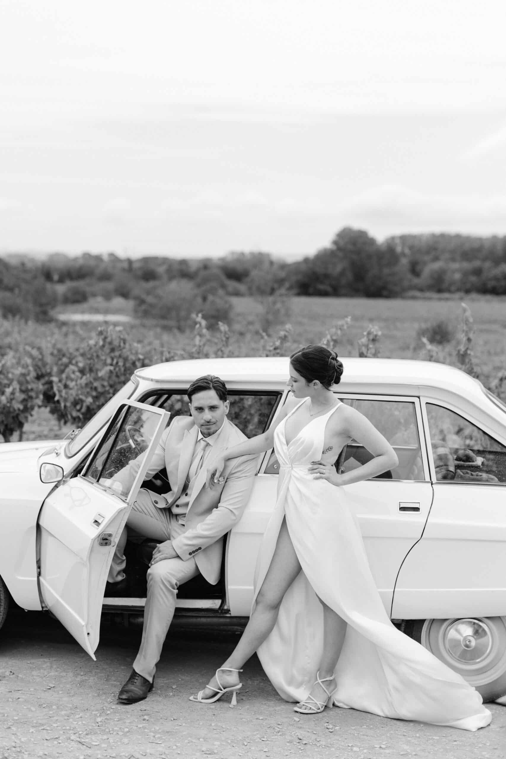 Mariage couple moderne noir et blanc